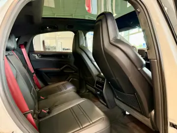 PORSCHE Cayenne GTS Coupe SportDesign AHK ACC HeadUp