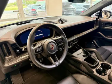 PORSCHE Cayenne GTS Coupe SportDesign AHK ACC HeadUp