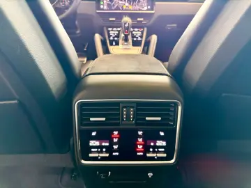 PORSCHE Cayenne GTS Coupe SportDesign AHK ACC HUD