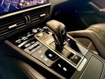 PORSCHE Cayenne GTS Coupe SportDesign AHK ACC HUD