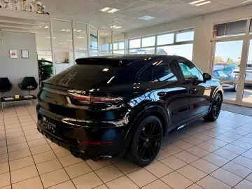 PORSCHE Cayenne Coupe Platinum Edition SportDesign