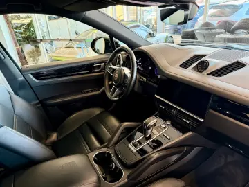PORSCHE Cayenne Coupe Platinum Edition SportDesign