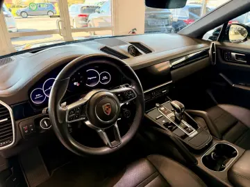 PORSCHE Cayenne Coupe Platinum Edition SportDesign