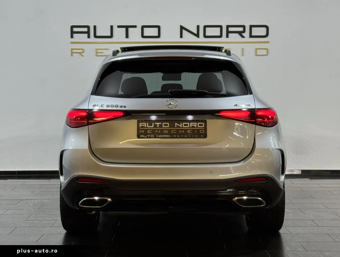 MERCEDES-BENZ GLC 300 de 4M. AMG Pano 360  Digital AHK Night