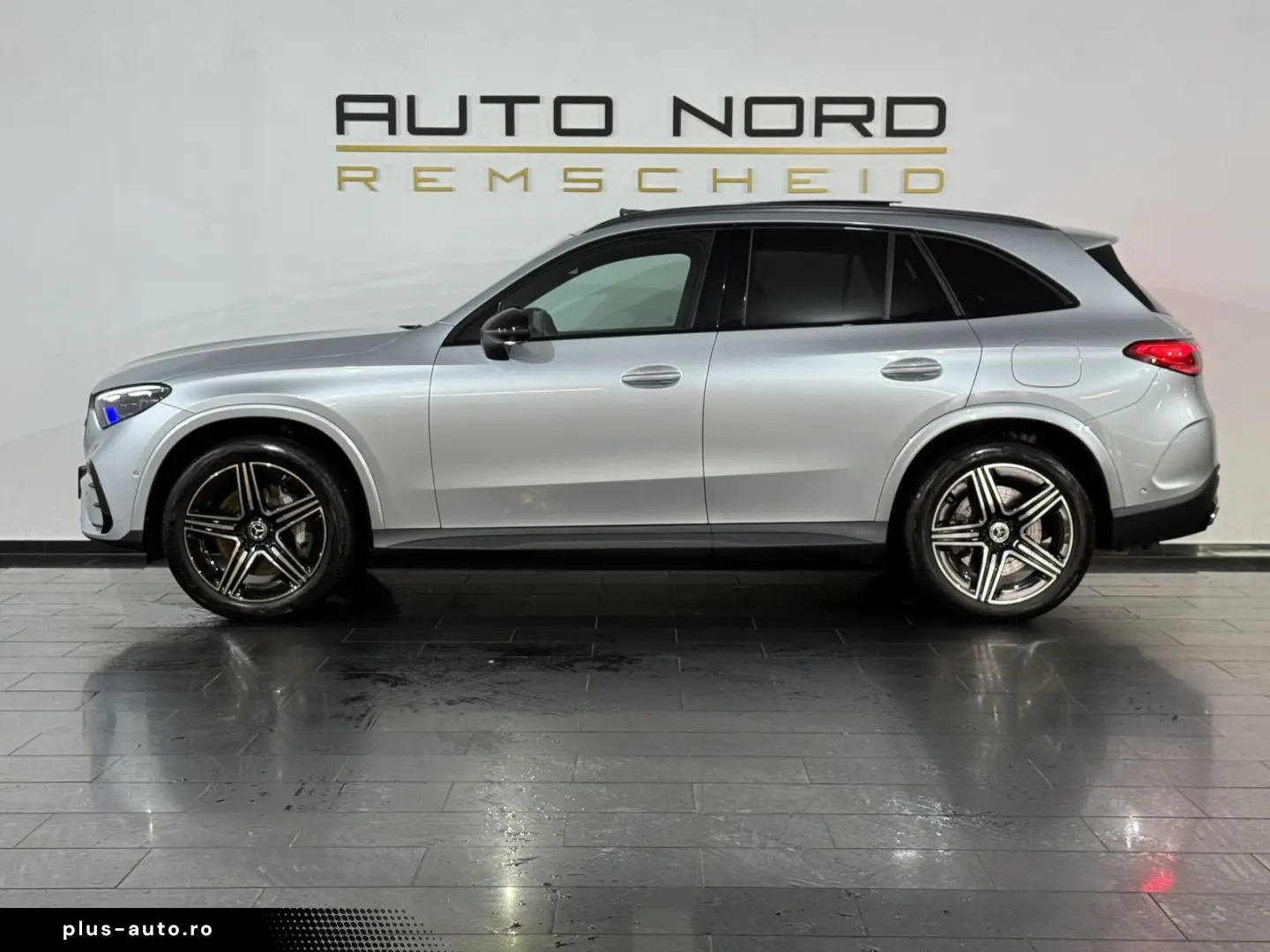 MERCEDES-BENZ GLC 300 de 4M. AMG Pano 360  Digital AHK Night