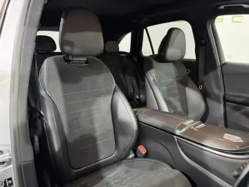 MERCEDES-BENZ GLC 300 de 4M. AMG Pano 360  Digital AHK Night