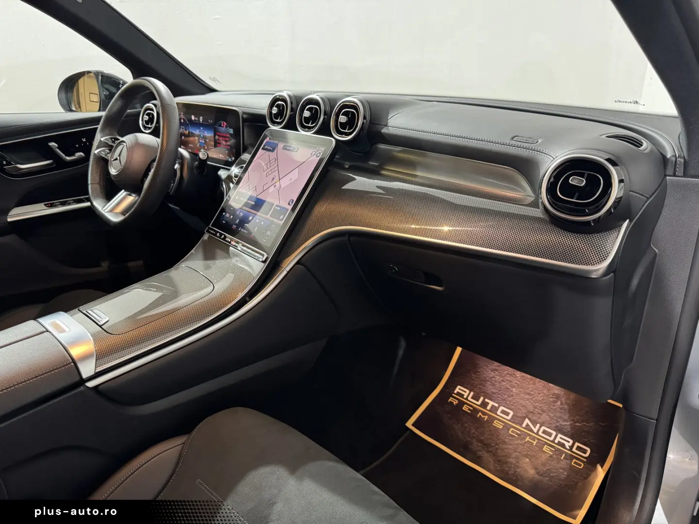 MERCEDES-BENZ GLC 300 de 4M. AMG Pano 360  Digital AHK Night