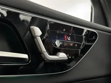 MERCEDES-BENZ GLC 300 de 4M. AMG Pano 360  Digital AHK Night