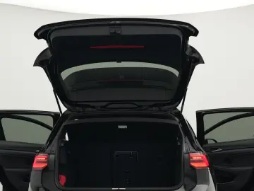VW Golf R 2.0 TSI 4motion DSG  R-Perf-Abgas LEDER