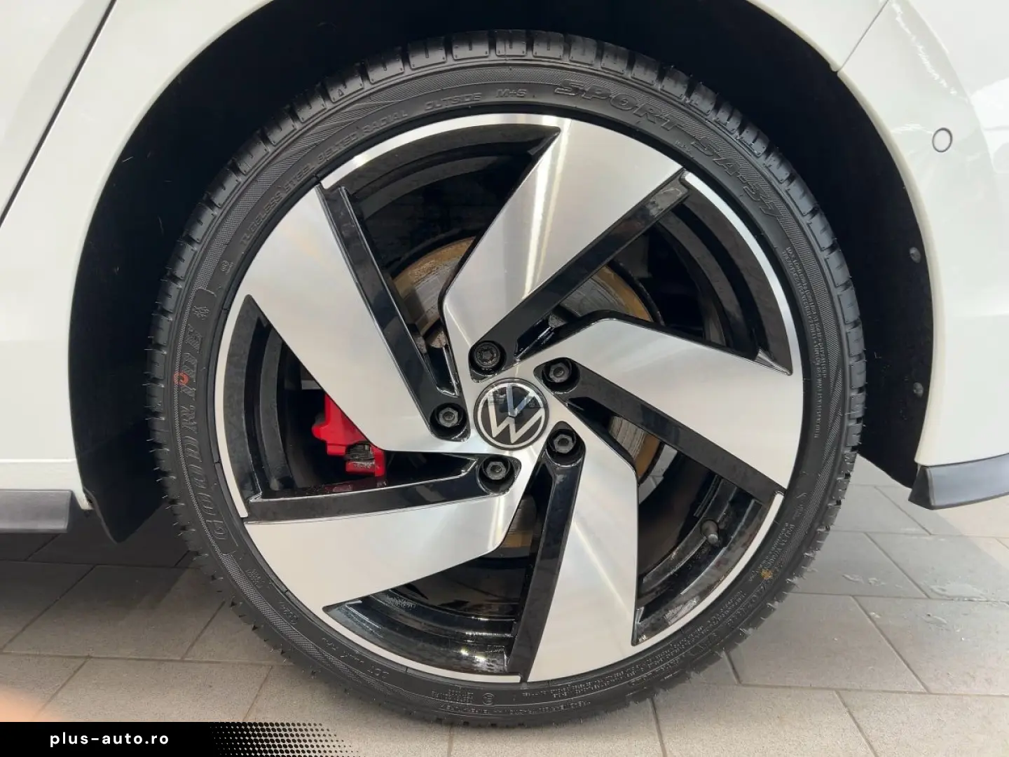 VW Golf VIII GTI 2.0 TSI DSG ACC LED Navi Kamera Pa