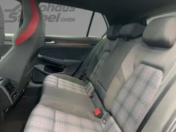 VW Golf VIII GTI 2.0 TSI DSG ACC LED Navi Kamera Pa
