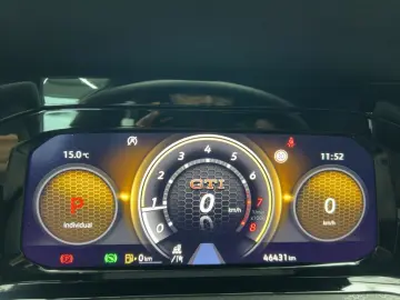 VW Golf VIII GTI 2.0 TSI DSG ACC LED Navi Kamera Pa