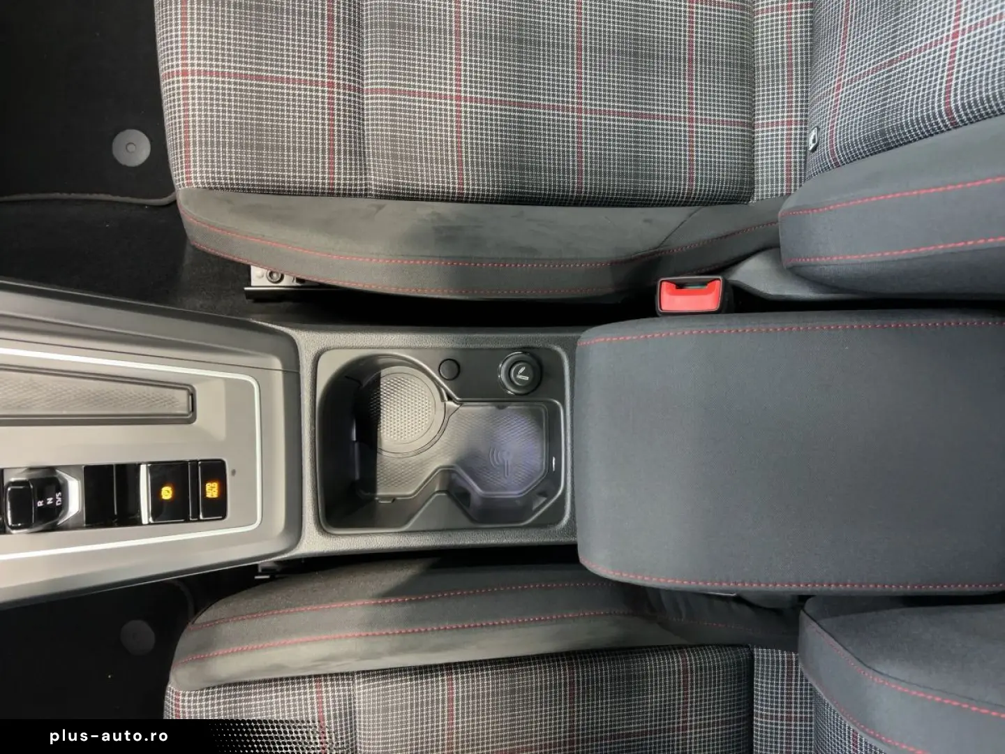 VW Golf VIII GTI 2.0 TSI DSG ACC LED Navi Kamera Pa