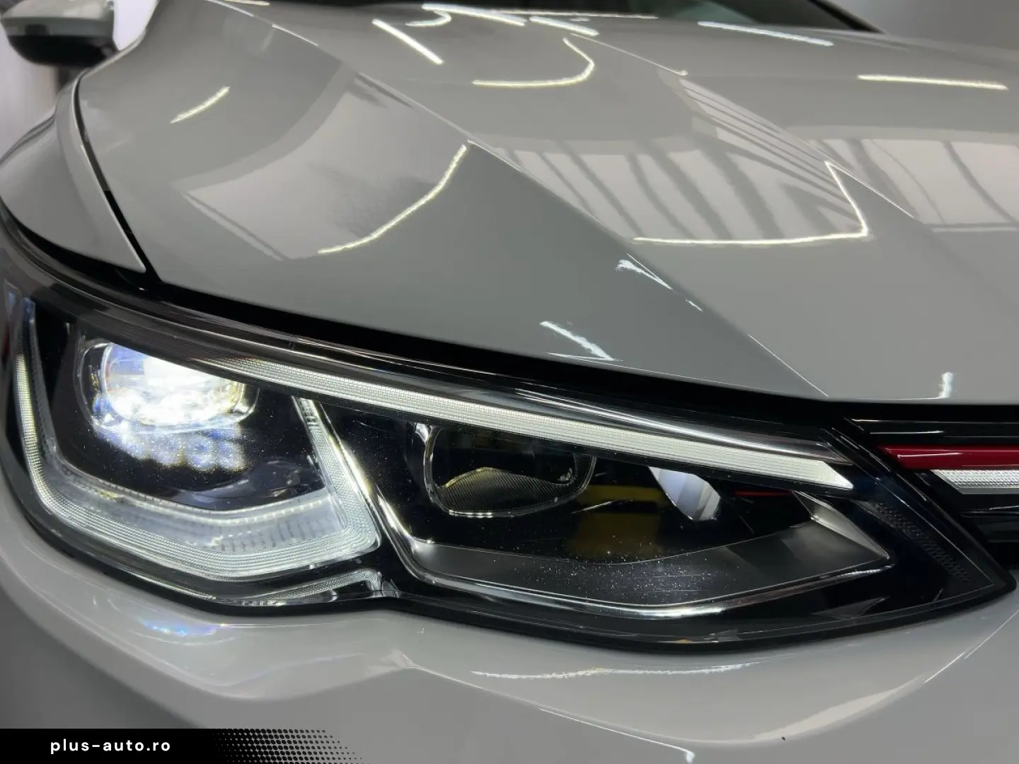 VW Golf VIII GTI 2.0 TSI DSG ACC LED Navi Kamera Pa