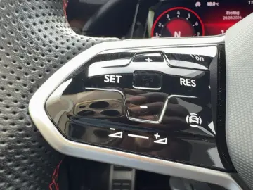 VW Golf VIII 2.0 TSI GTI DSG Clubsport Head up Disp