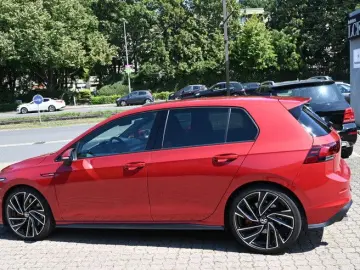 VW Golf VIII GTI Navi CarPlay Kamera LED 19Zoll