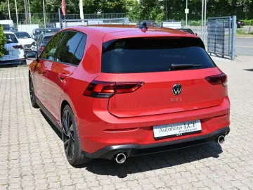 VW Golf VIII GTI Navi CarPlay Kamera LED 19Zoll