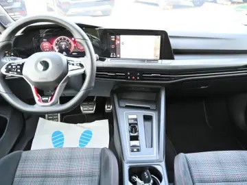 VW Golf VIII GTI Navi CarPlay Kamera LED 19Zoll