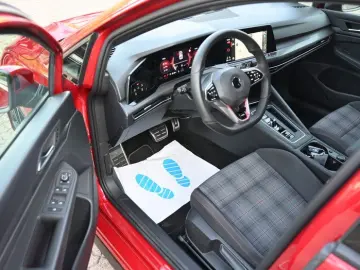 VW Golf VIII GTI Navi CarPlay Kamera LED 19Zoll