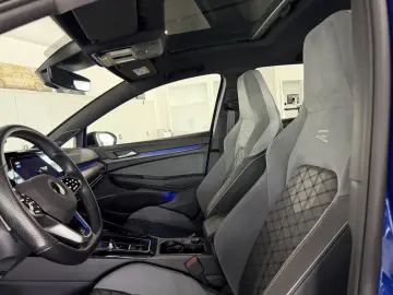 VW Golf R-Line 1.5 eTSI  HUD Pano Matrix ACC H&K