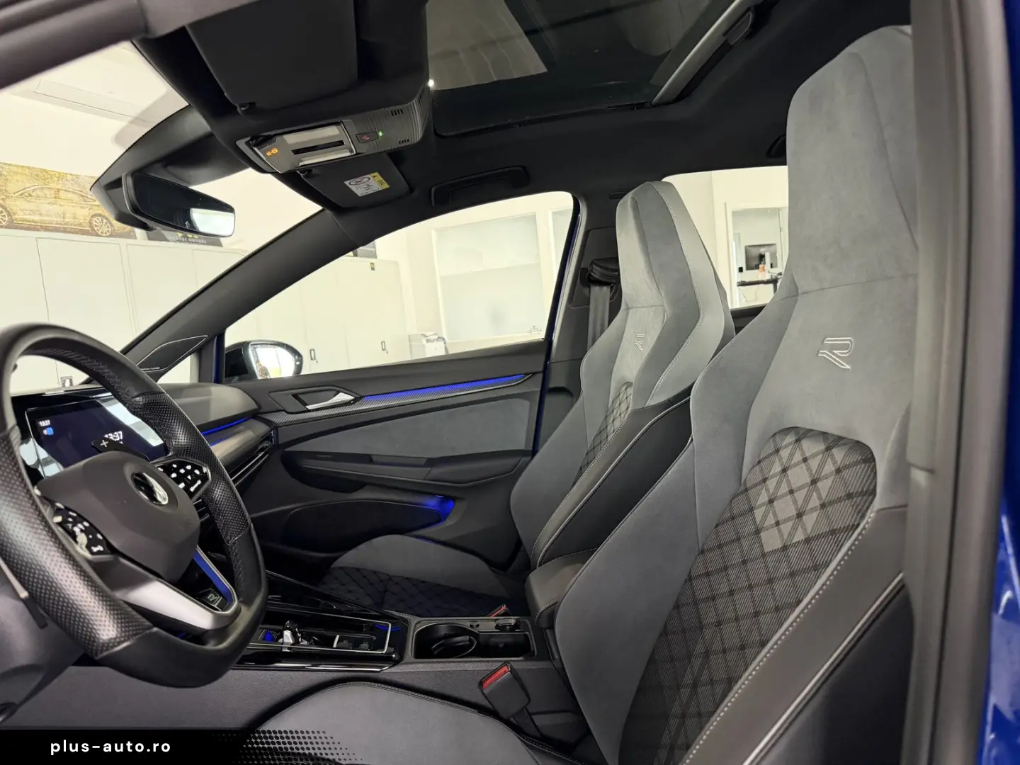 VW Golf R-Line 1.5 eTSI  HUD Pano Matrix ACC H&K