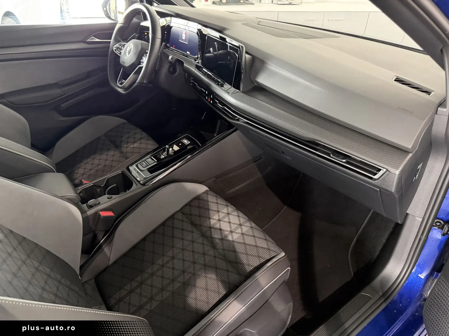 VW Golf R-Line 1.5 eTSI  HUD Pano Matrix ACC H&K