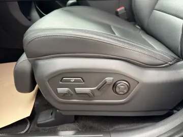 HYUNDAI SANTA FE 1.6 T-GDI PHEV BLACKLINE 6-SITZER 0 5%