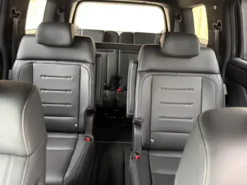 HYUNDAI SANTA FE 1.6 T-GDI PHEV BLACKLINE 6-SITZER 0 5%