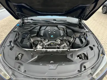 BMW M850i Gran Coupe xDrive matt Dravitgrau