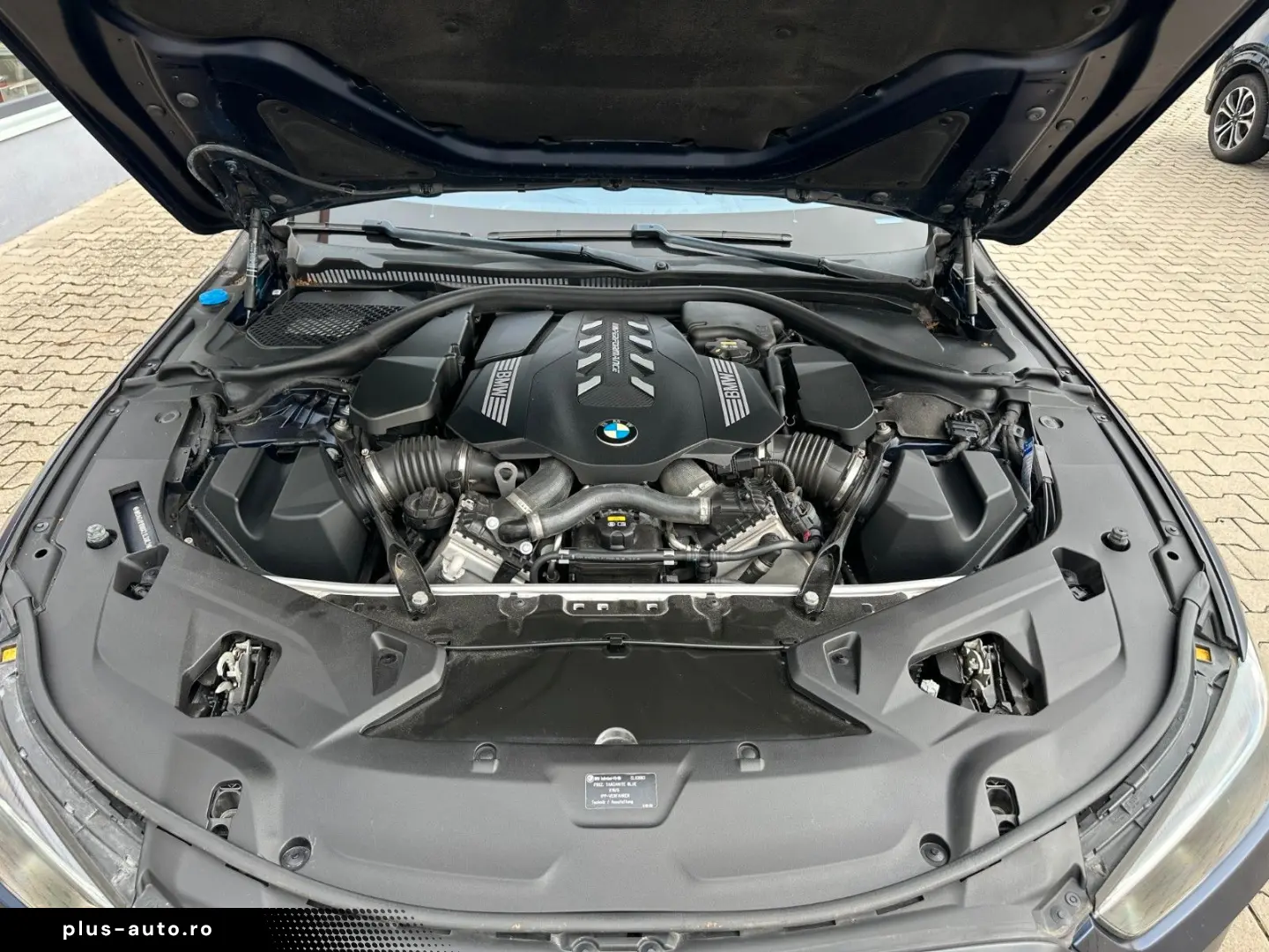 BMW M850i Gran Coupe xDrive matt Dravitgrau