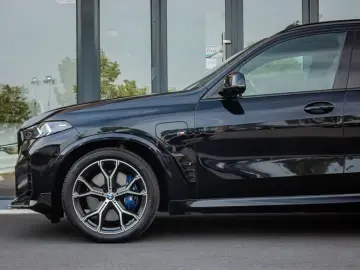 BMW X5 xDrive50e M Sport   PANO 360  AIRMATIC