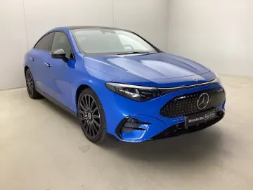 MERCEDES-BENZ CLA 350 EQ 4M AMG  AHK Pano Distr LED …