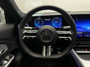 MERCEDES-BENZ CLA 350 EQ 4M AMG  AHK Pano Distr LED …