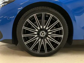 MERCEDES-BENZ CLA 350 EQ 4M AMG  AHK Pano Distr LED …