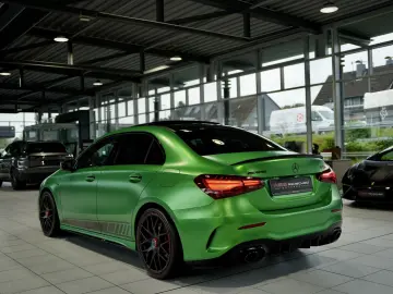 MERCEDES-BENZ A 35 AMG 4M 2H  BURM Night-II Pano HUD…