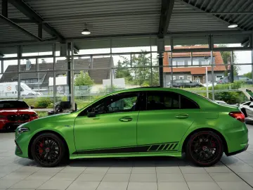 MERCEDES-BENZ A 35 AMG 4M 2H  BURM Night-II Pano HUD…