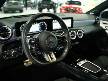 MERCEDES-BENZ A 35 AMG 4M 2H  BURM Night-II Pano HUD…