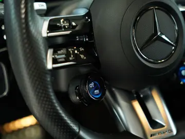 MERCEDES-BENZ A 35 AMG 4M 2H  BURM Night-II Pano HUD…