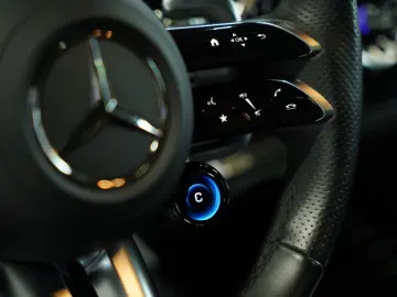 MERCEDES-BENZ A 35 AMG 4M 2H  BURM Night-II Pano HUD…