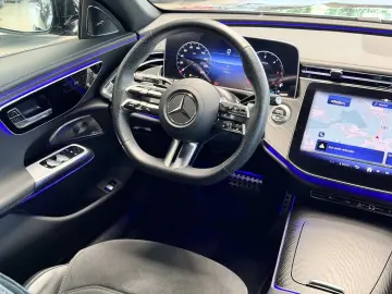 MERCEDES-BENZ E 220 d AMG Night DISTRONI  360 -K AHK…