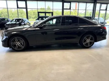 MERCEDES-BENZ E 220 d AMG Night DISTRONI  360 -K AHK…