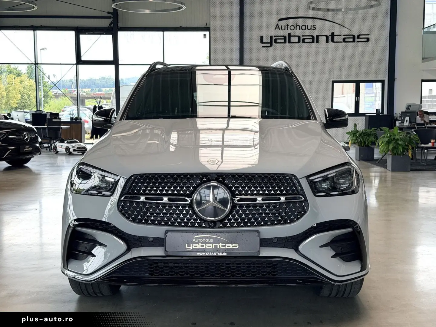 MERCEDES-BENZ GLE 300 d 4M AMG Night Pano DISTRONIC &hellip;