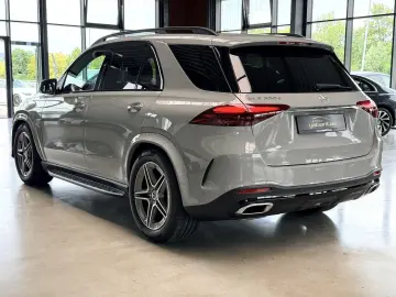 MERCEDES-BENZ GLE 300 d 4M AMG Night Pano DISTRONIC …