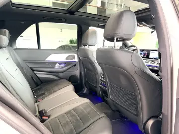 MERCEDES-BENZ GLE 300 d 4M AMG Night Pano DISTRONIC …