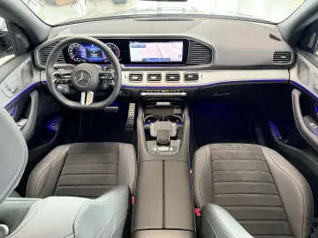 MERCEDES-BENZ GLE 300 d 4M AMG Night Pano DISTRONIC …