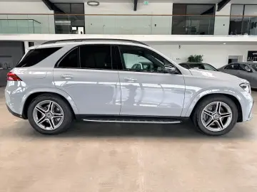 MERCEDES-BENZ GLE 300 d 4M AMG Night Pano DISTRONIC …