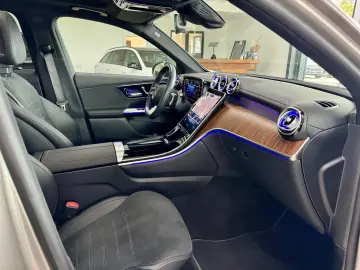 MERCEDES-BENZ GLC 300 d 4M AMG Night Pano Head-up 36…