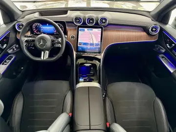 MERCEDES-BENZ GLC 300 d 4M AMG Night Pano Head-up 36…