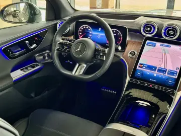 MERCEDES-BENZ GLC 300 d 4M AMG Night Pano Head-up 36…