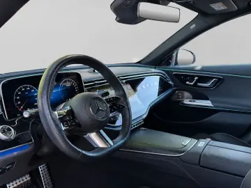 MERCEDES-BENZ E 300 e AMG Pano Superscreen Sitzklima…